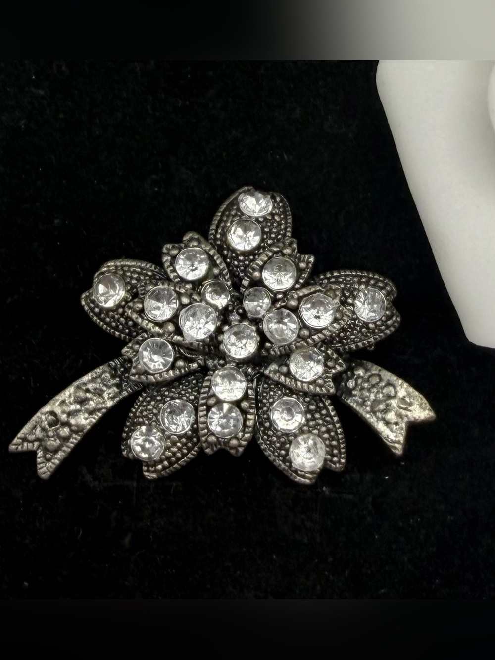 DM Vintage Silver Floral Bow Brooch with crystal Accents